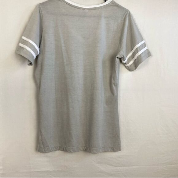 Juniors v neck tee  - Picture 6 of 7